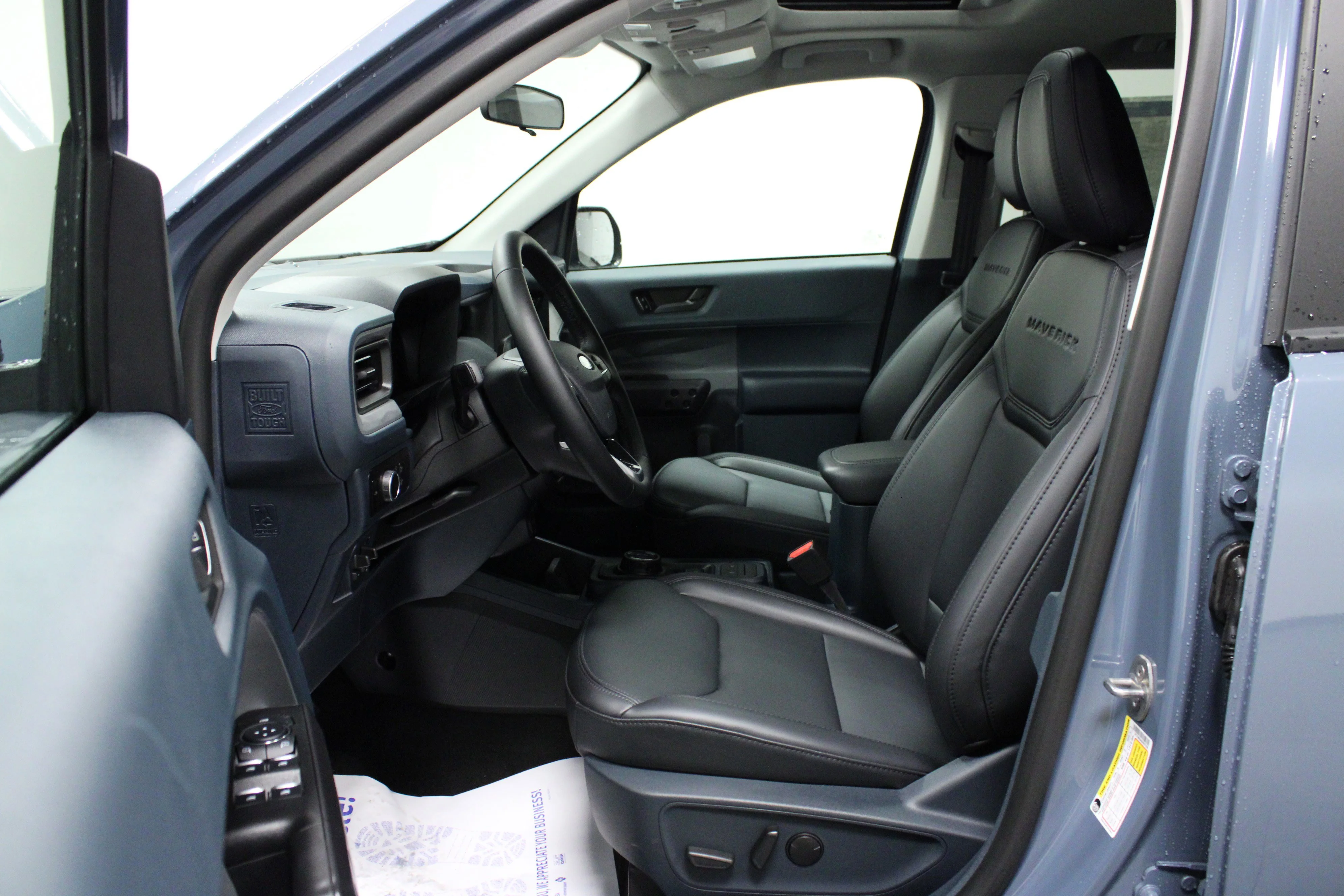 New 2025 Azure Gray Metallic Tri-Coat Ford Lariat® image 12