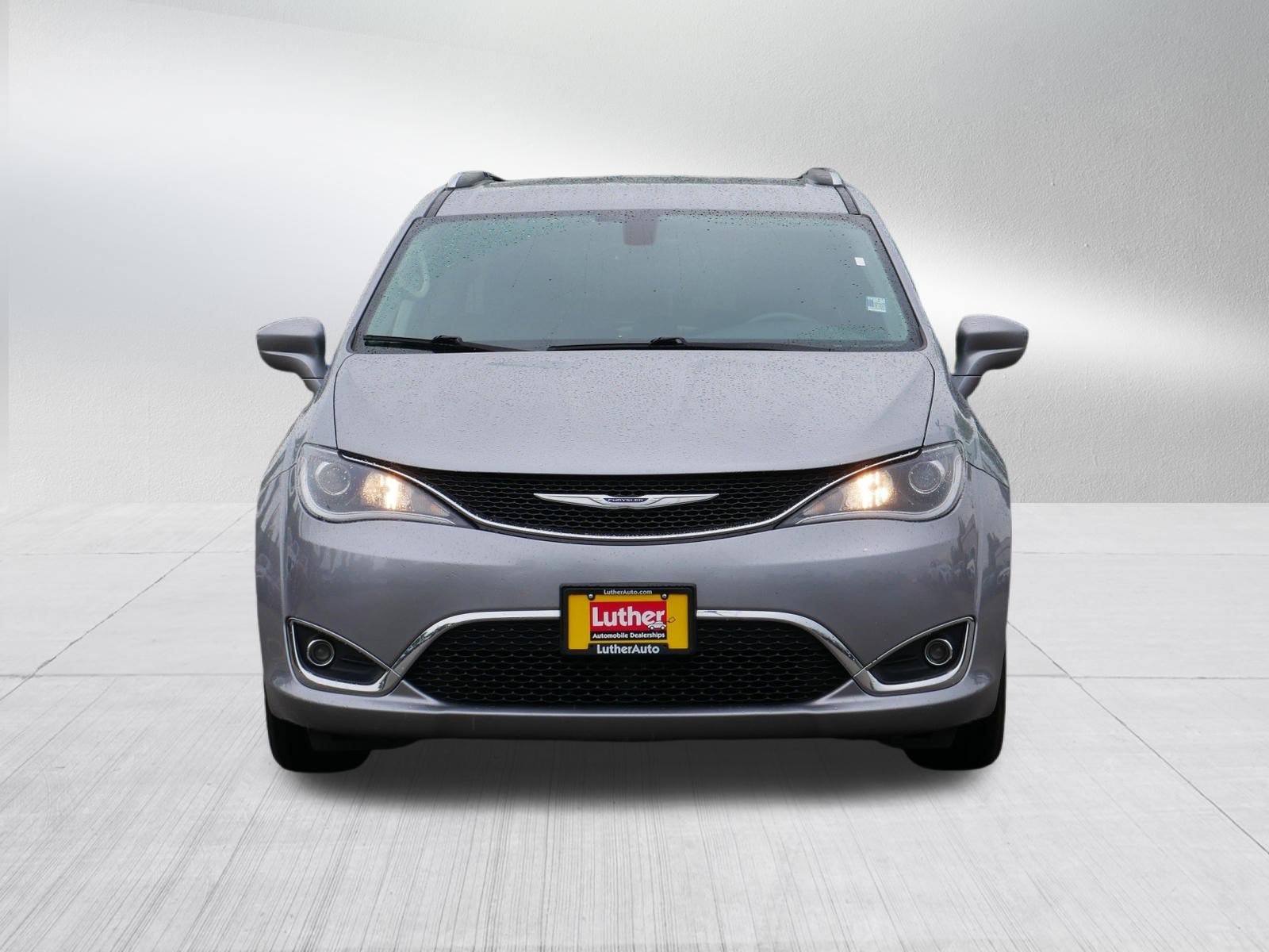 Used 2019 Chrysler Pacifica Touring L with VIN 2C4RC1BG6KR584864 for sale in Vadnais Heights, Minnesota