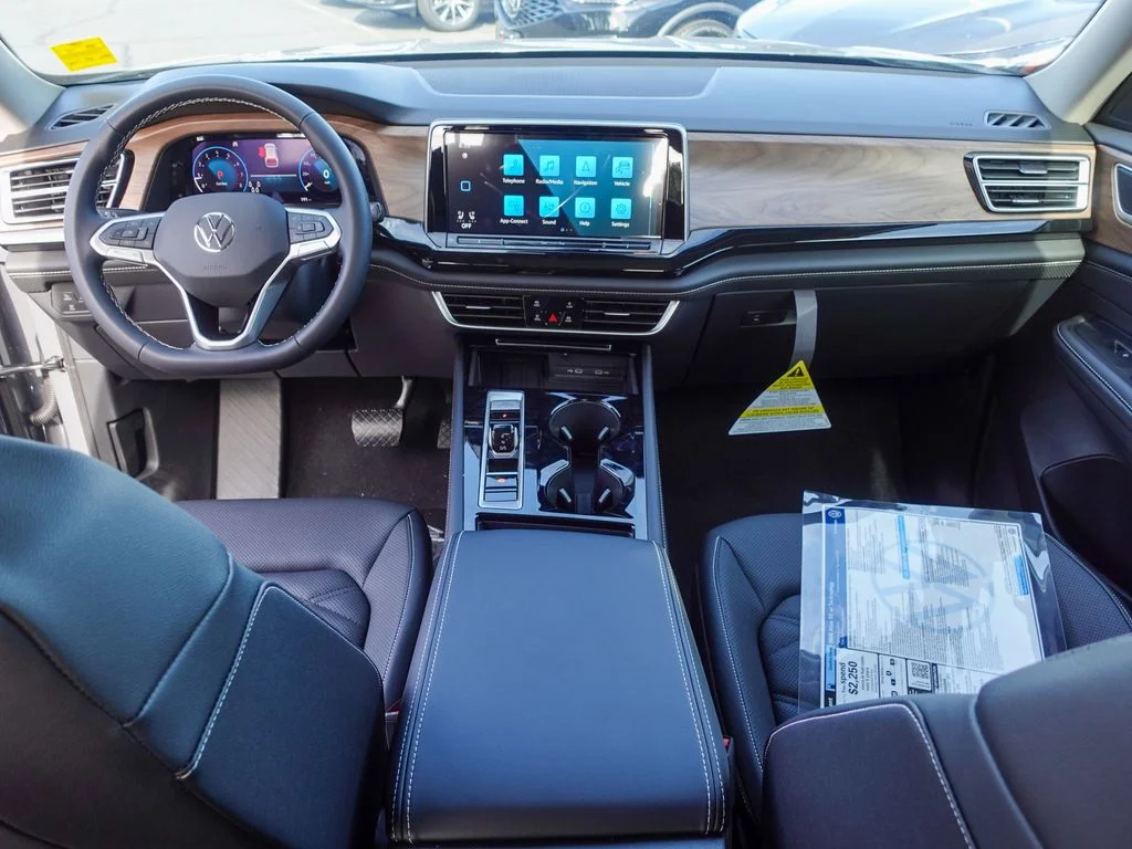 2026 Volkswagen Atlas SE w/Tech - Photo 24