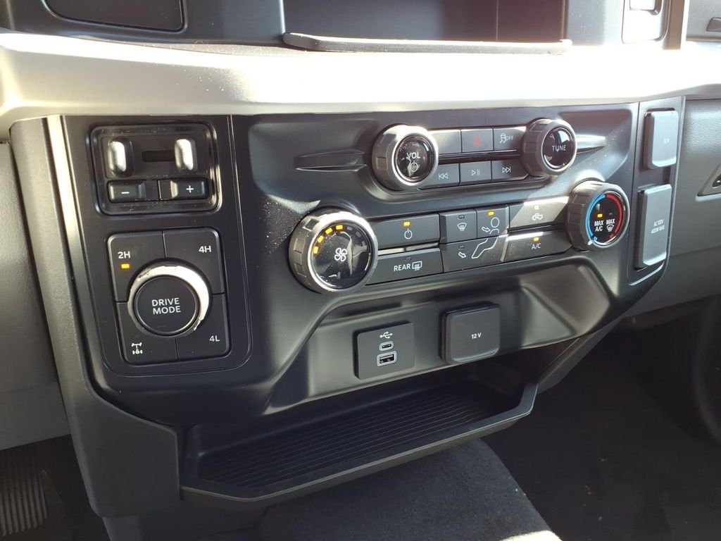 New 2027 Marsh Gray Metallic Ford F-350® XLT image 22