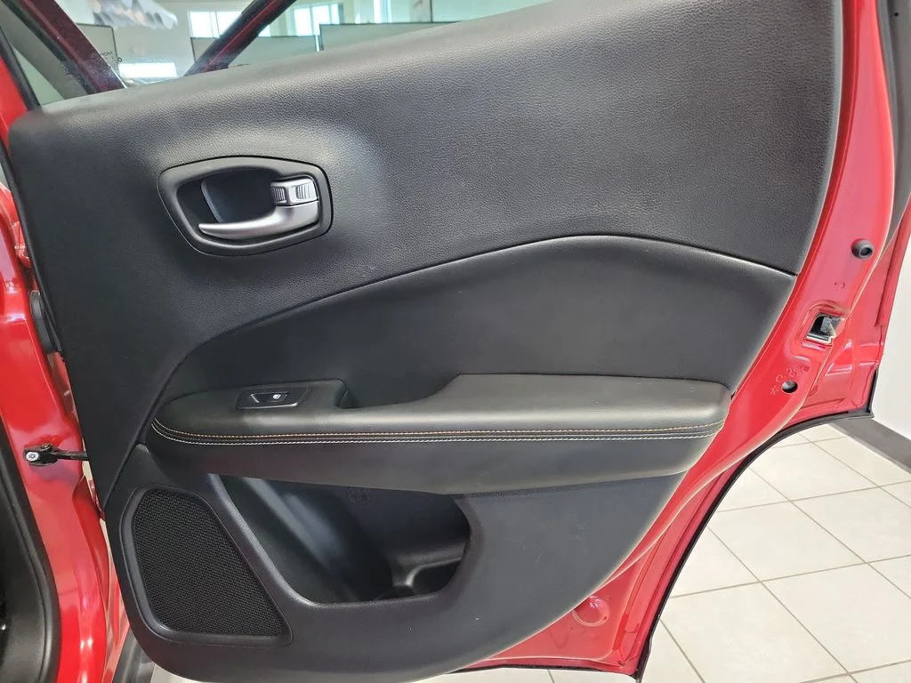 Used 2019 Red Jeep Latitude image 25