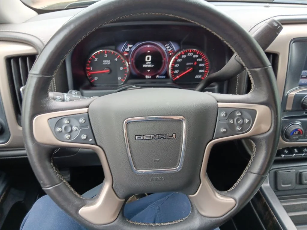 Used 2016 Onyx Black GMC Denali image 26