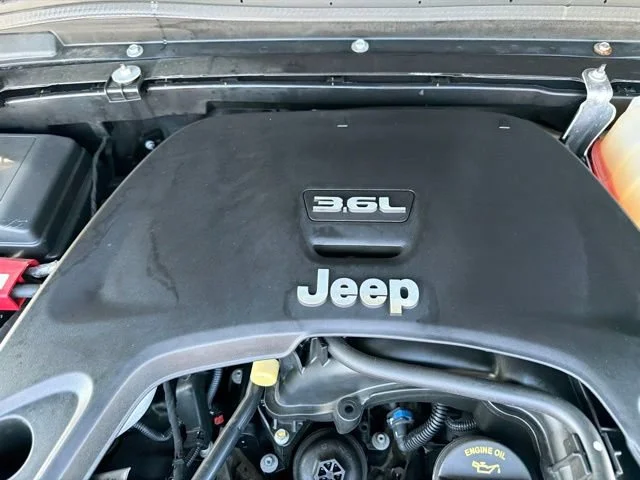 Used 2019 Gray Jeep Sport S 4x4 image 15