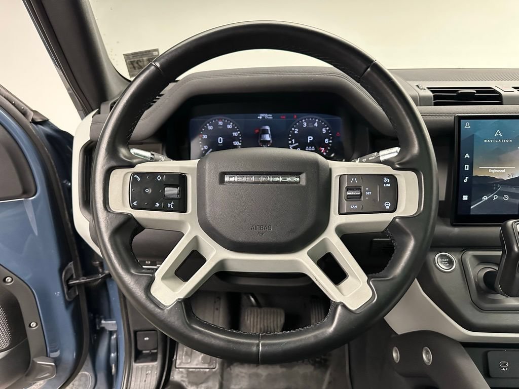 Used 2022 Tasman Blue Metallic Land Rover S image 12