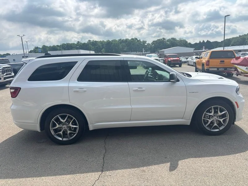 New 2026 White Knuckle Clear-Coat Exterior Paint Dodge GT Plus HEMI V8 image 2