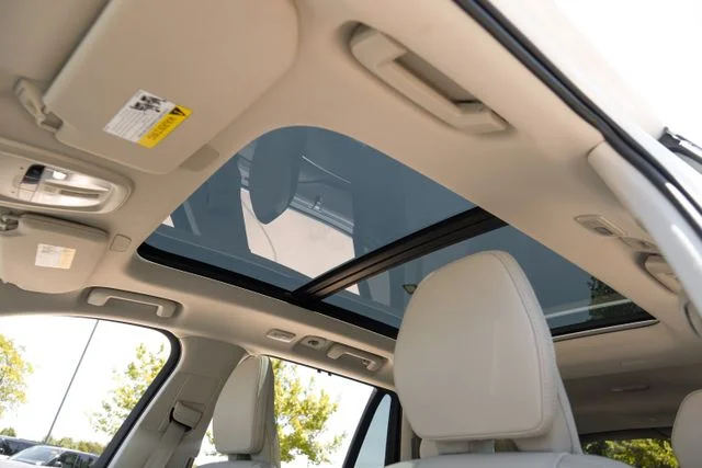 Used 2024 Crystal White Volvo Ultimate image 5