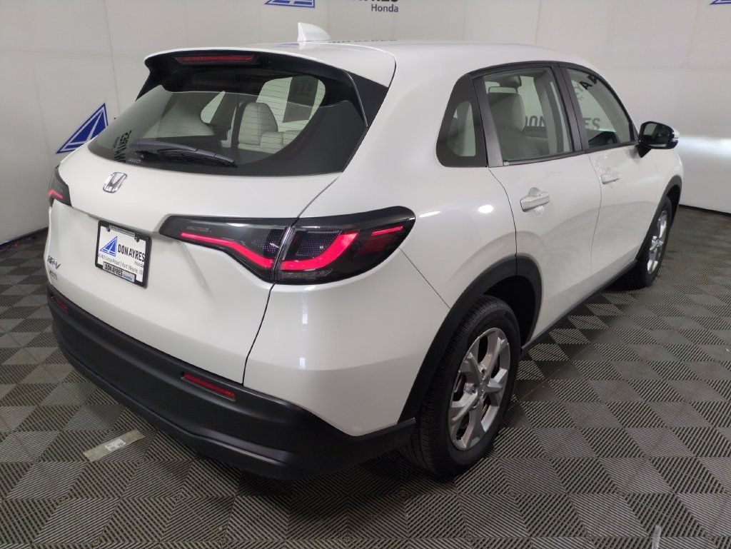2025 Honda HR-V LX - Photo 8