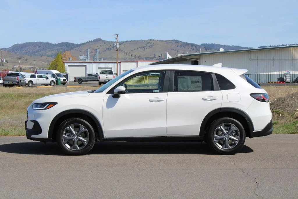 New 2026 Platinum White Pearl Honda AWD LX image 3