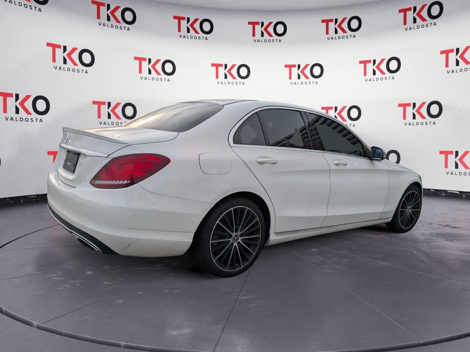 Used 2019 OFF WHITE Mercedes-Benz C 300 image 2