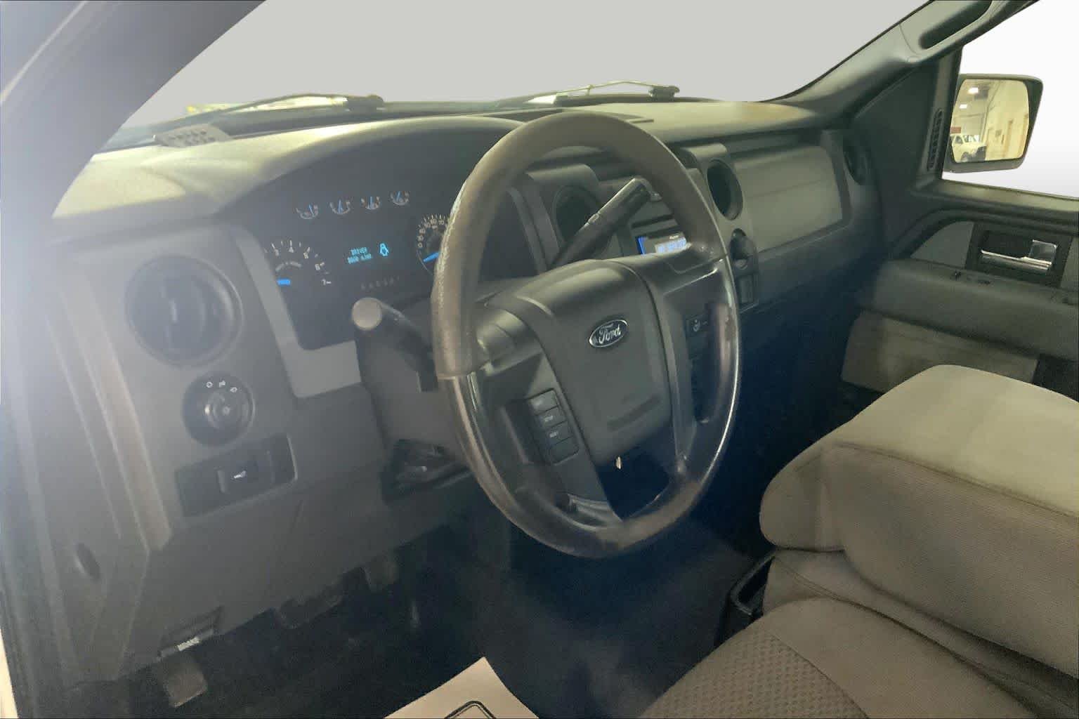 Used 2014 Oxford White Ford XL image 14