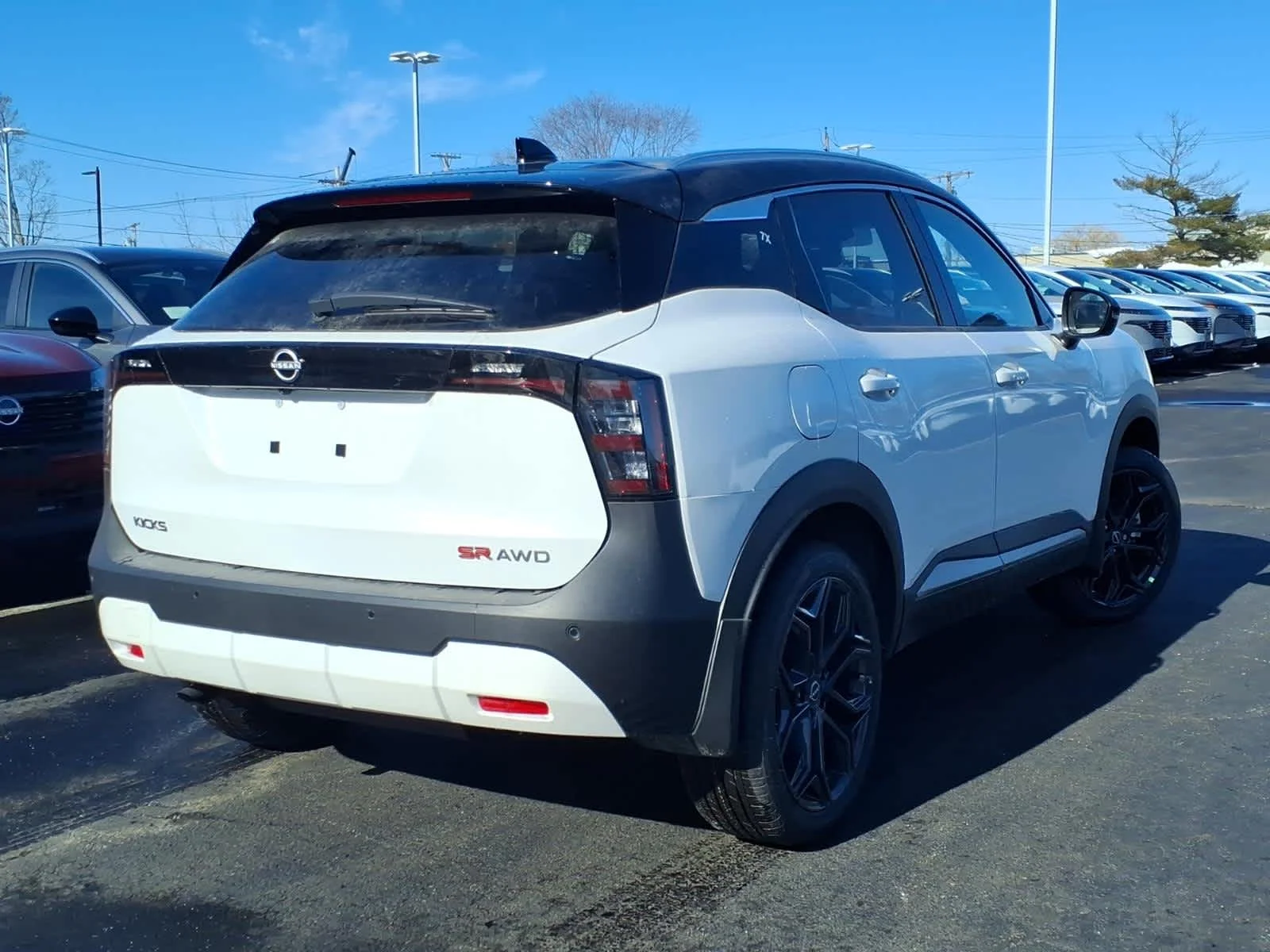 New 2026 Aspen White Tricoat/Super Black Nissan SR image 3