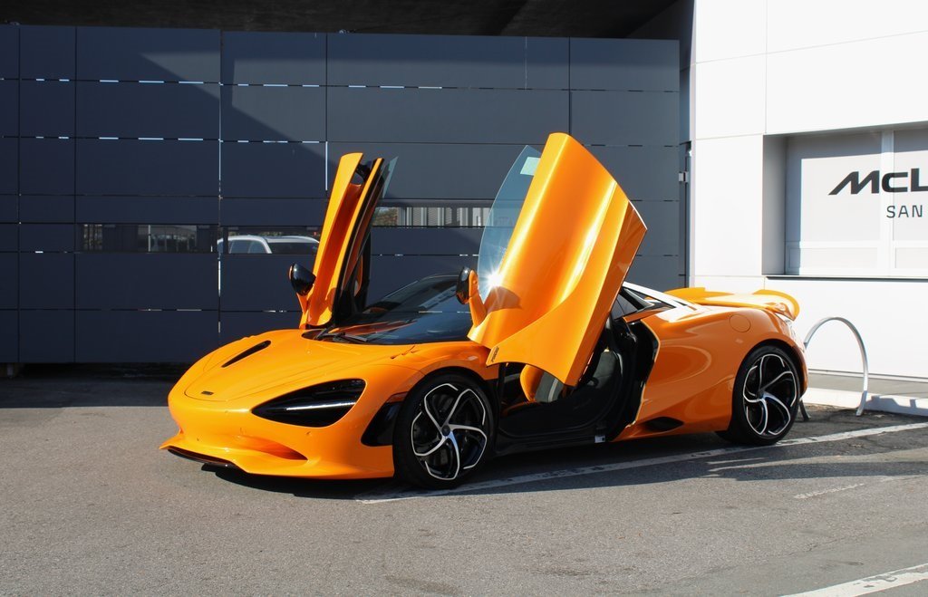 2026 McLaren 750S Base