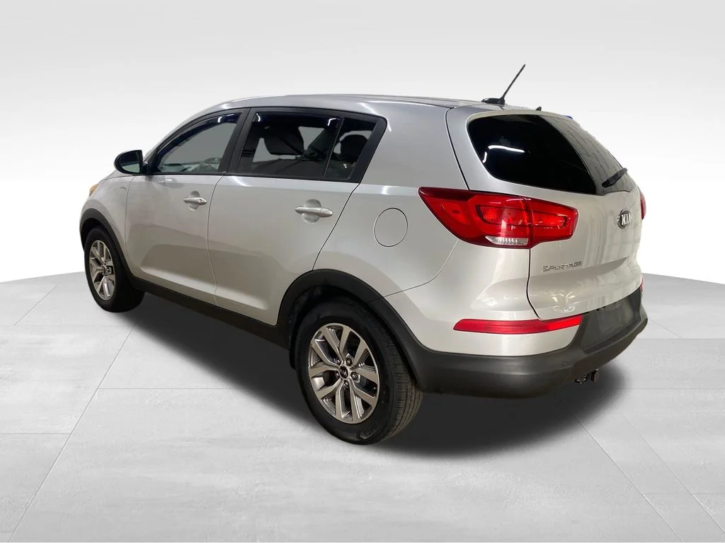 Used 2016 Silver Kia LX image 4