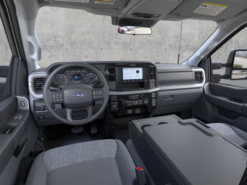 New 2025 Oxford White Ford F-350® XLT image 31