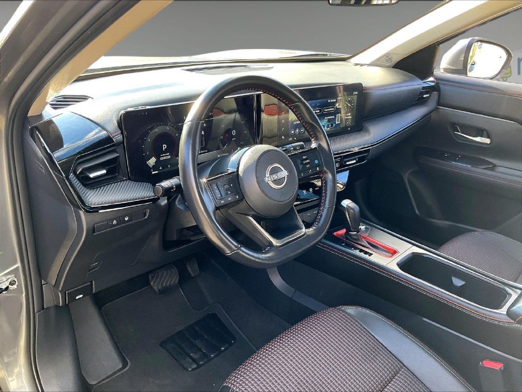 Used 2025 Gray Nissan SR image 8