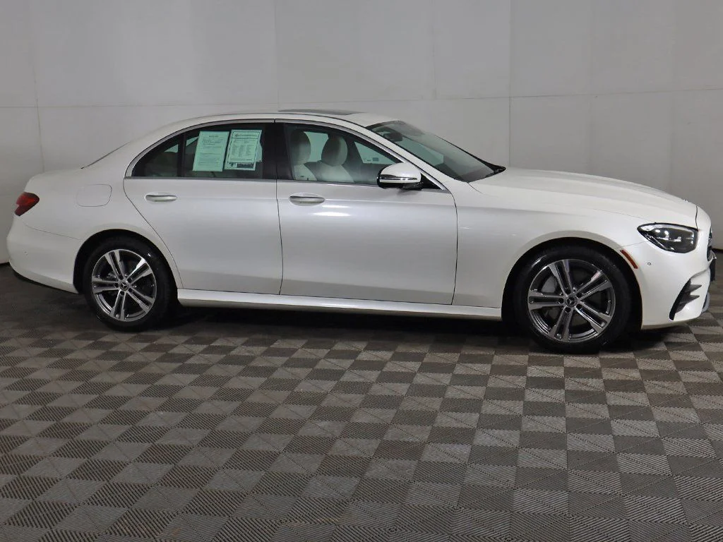 2022 Mercedes-Benz E-Class E350 - Photo 17