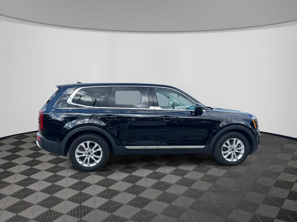 Used 2022 Black Kia LX image 6