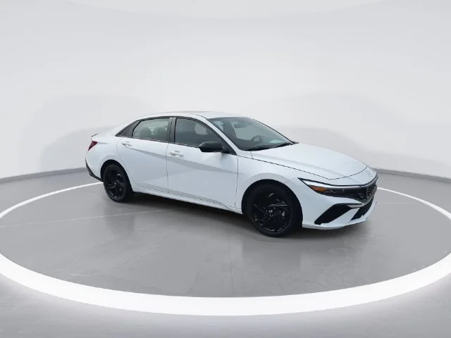 Used 2026 White Hyundai SEL Sport image 2