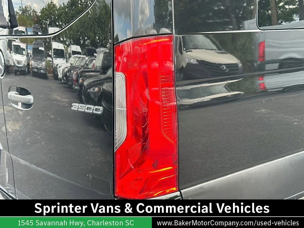Used 2019 Jet Black Mercedes-Benz Cargo 170 WB EXT image 34