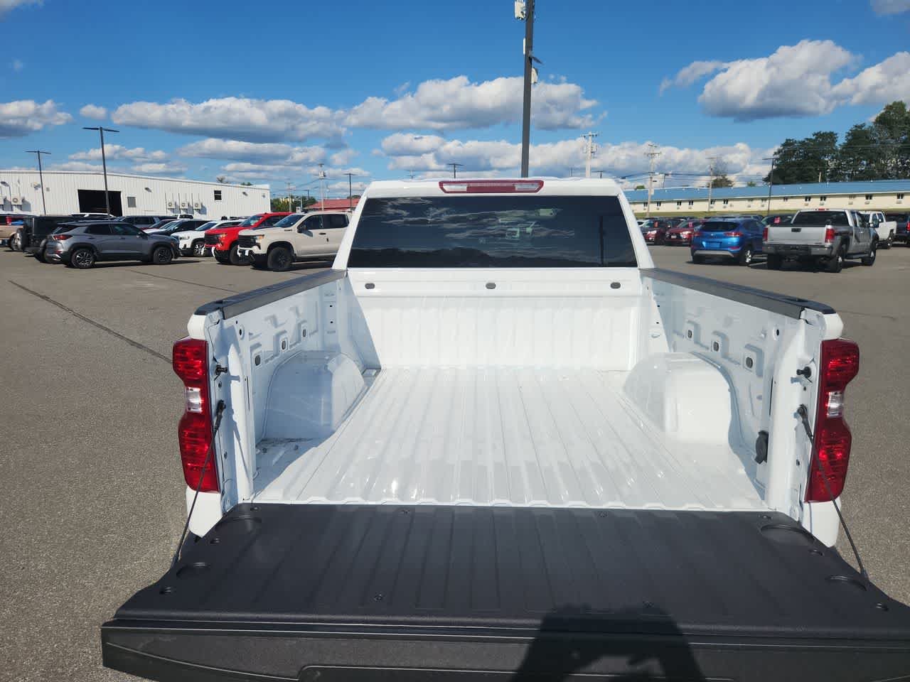 New 2026 Summit White Chevrolet LT (2FL) image 15