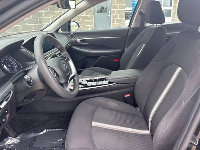 Used 2022 Phantom Black Hyundai SEL image 12