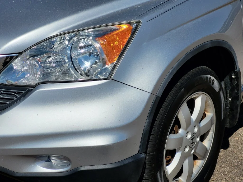 Used 2011 Alabaster Silver Metallic Honda SE image 4