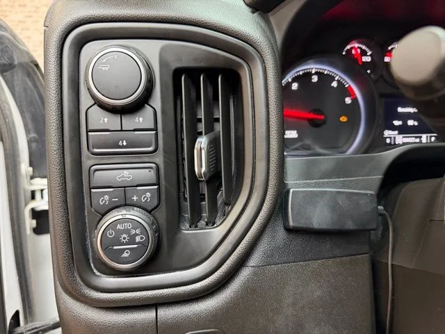 Used 2022 Summit White Chevrolet Custom image 18
