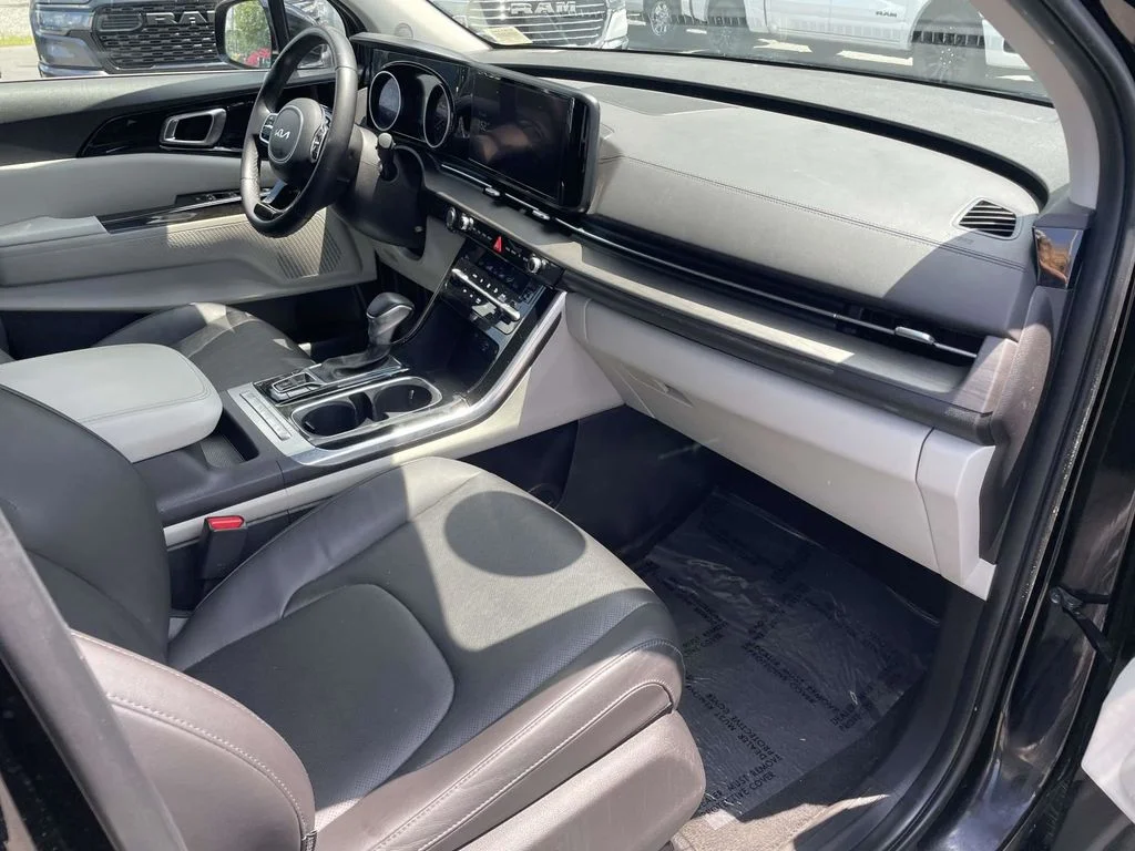 Used 2024 Black Kia EX image 14