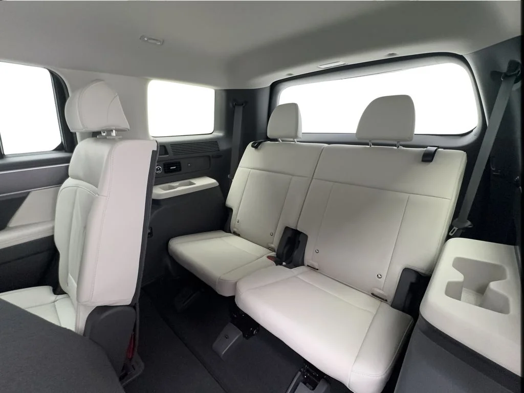 Used 2026 White Hyundai SEL image 27