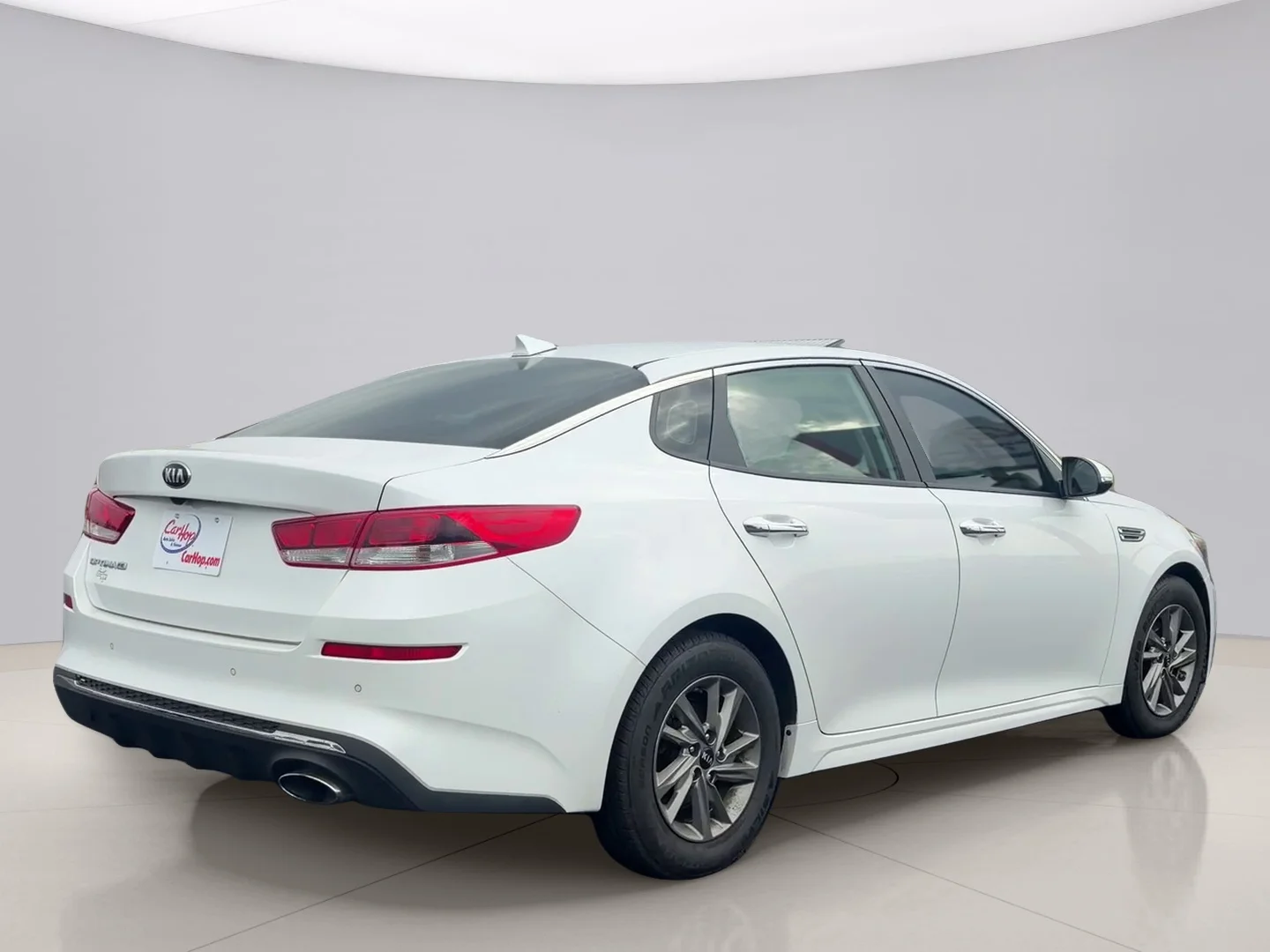 Used 2019 White Kia LX image 5