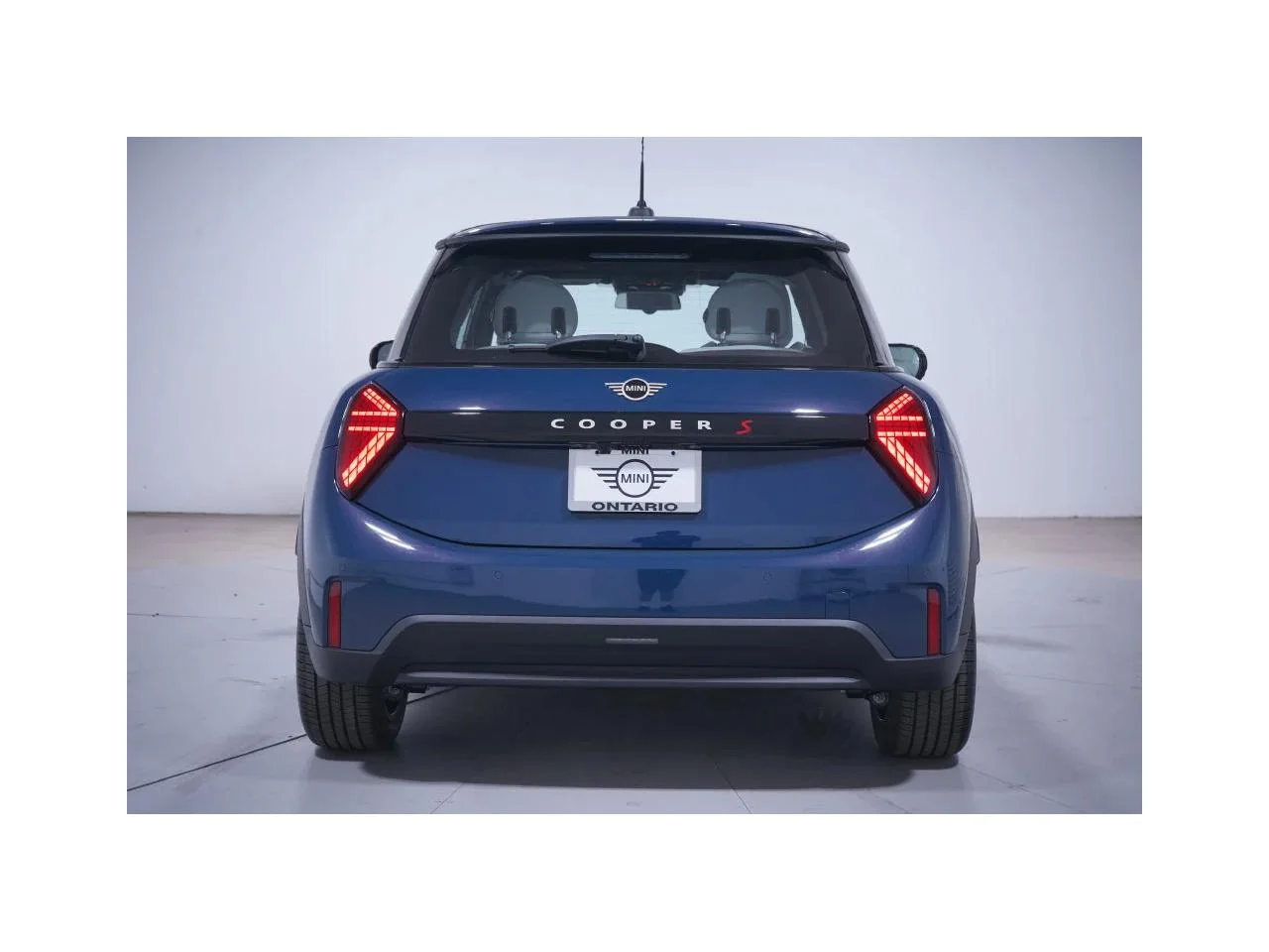 New 2027 Indigo Sunset Blue Metallic MINI SIGNATURE PLUS image 5