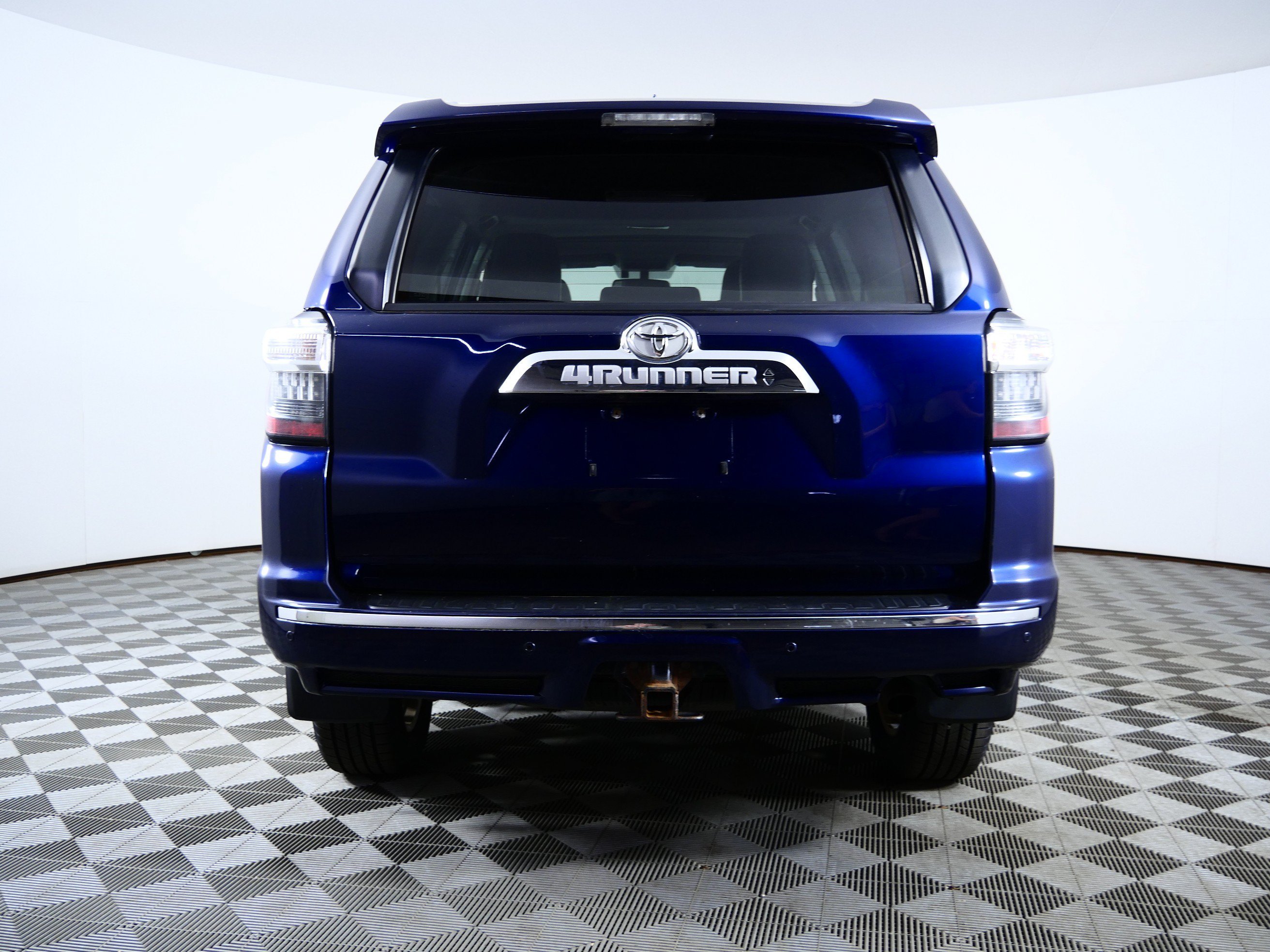 Used 2015 Nautical Blue Pearl Toyota Limited image 6