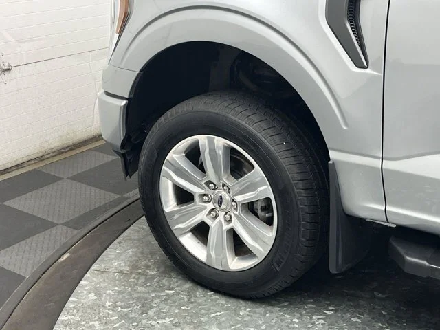 Used 2021 Gray Ford LARIAT image 37