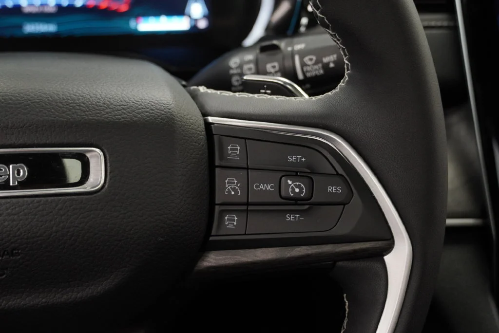 Used 2023  Jeep 4xe image 35