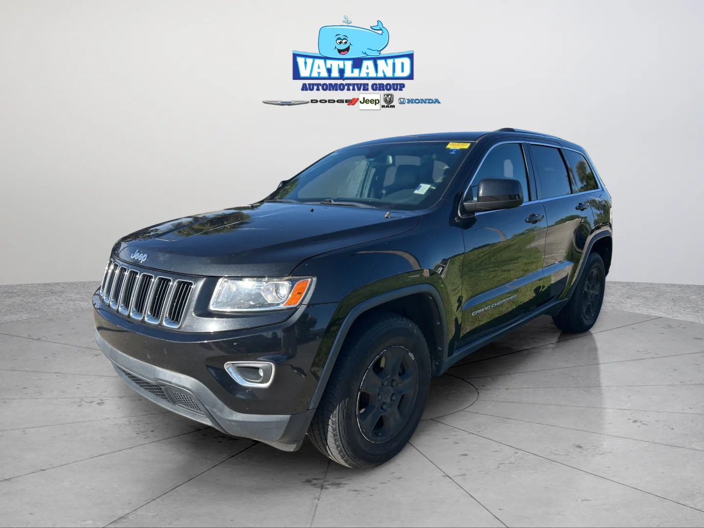 Used 2016 Brilliant Black Crystal Pearlcoat Jeep Laredo image 20