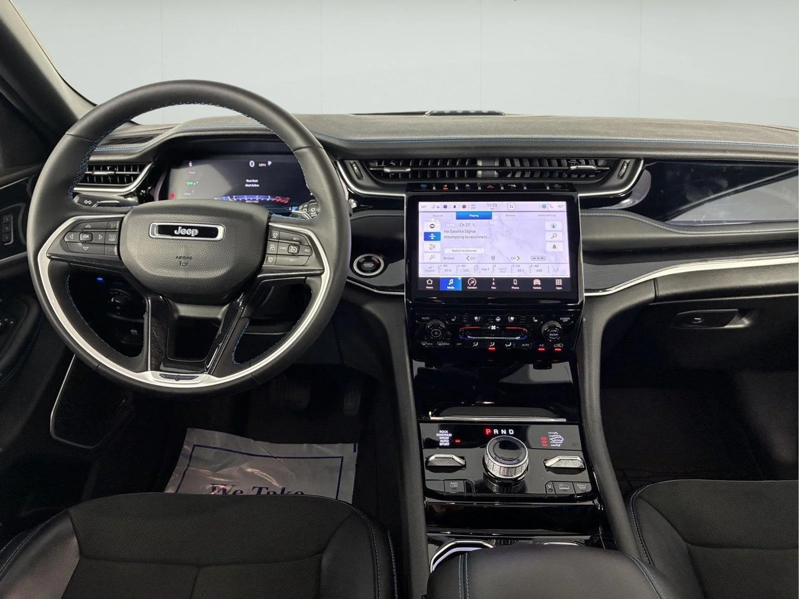 Used 2023 Silver Zynith Jeep Trailhawk image 19
