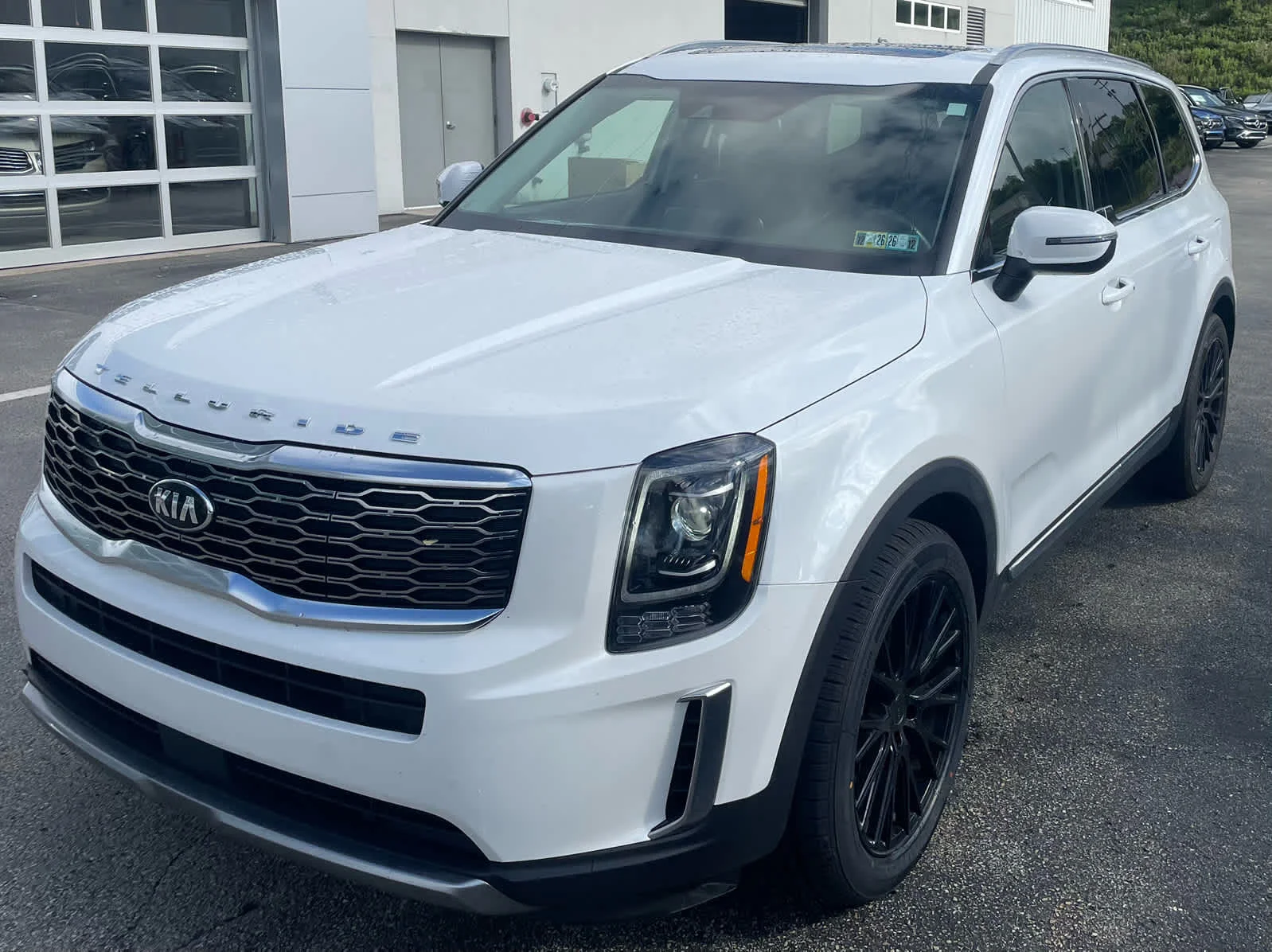 Used 2020 Snow White Pearl Kia EX image 2