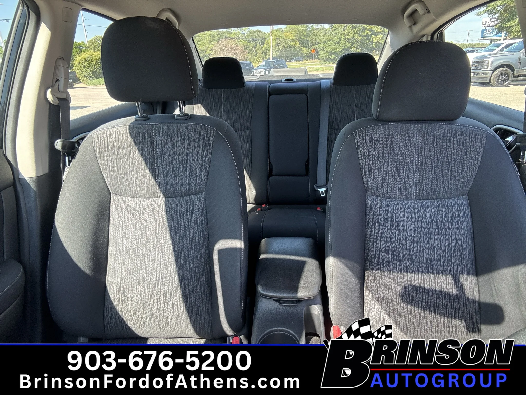Used 2015 Super Black Nissan SV image 29
