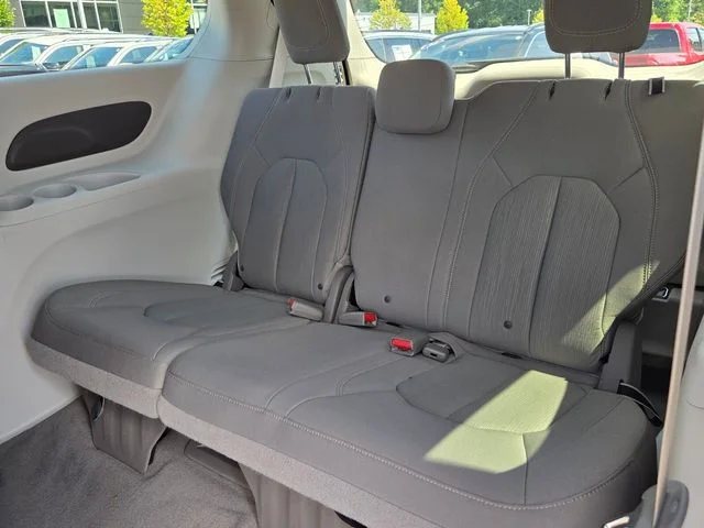 Used 2019 White Chrysler Touring Plus image 12