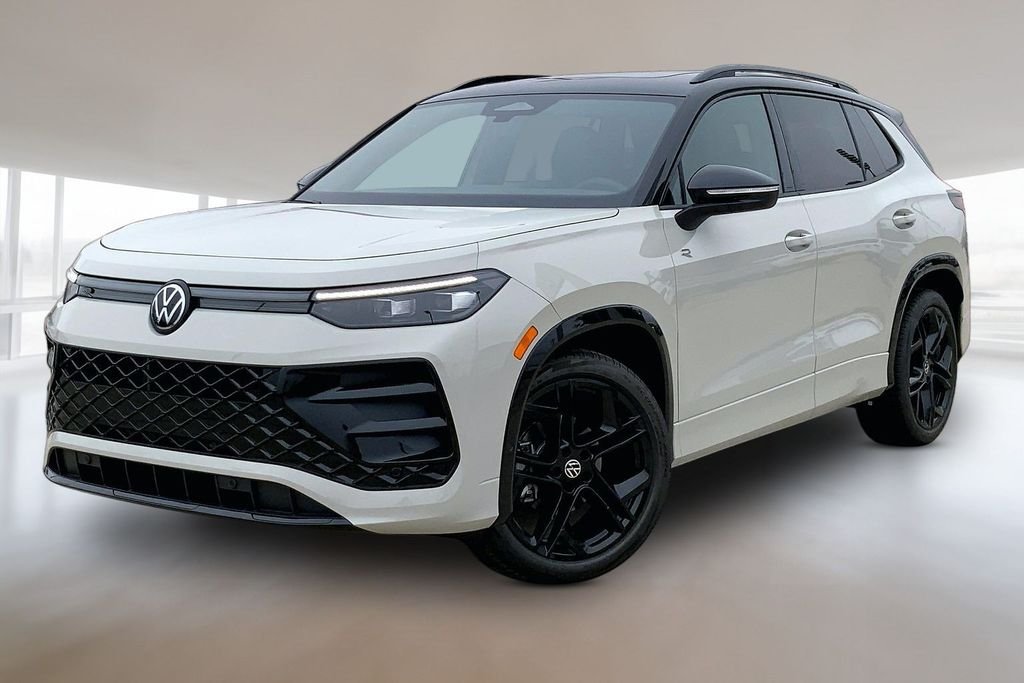 2026 Volkswagen Tiguan 2.0T SE R-Line Black's photo