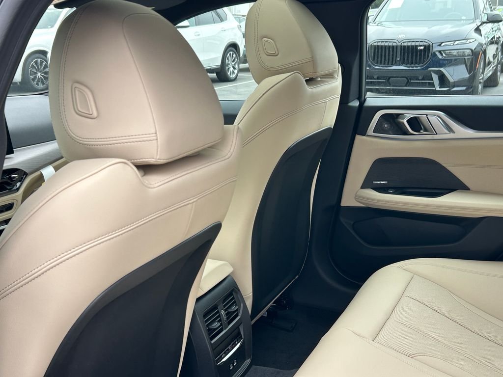 New 2026 Cape York Green Metallic BMW xDrive40 image 31