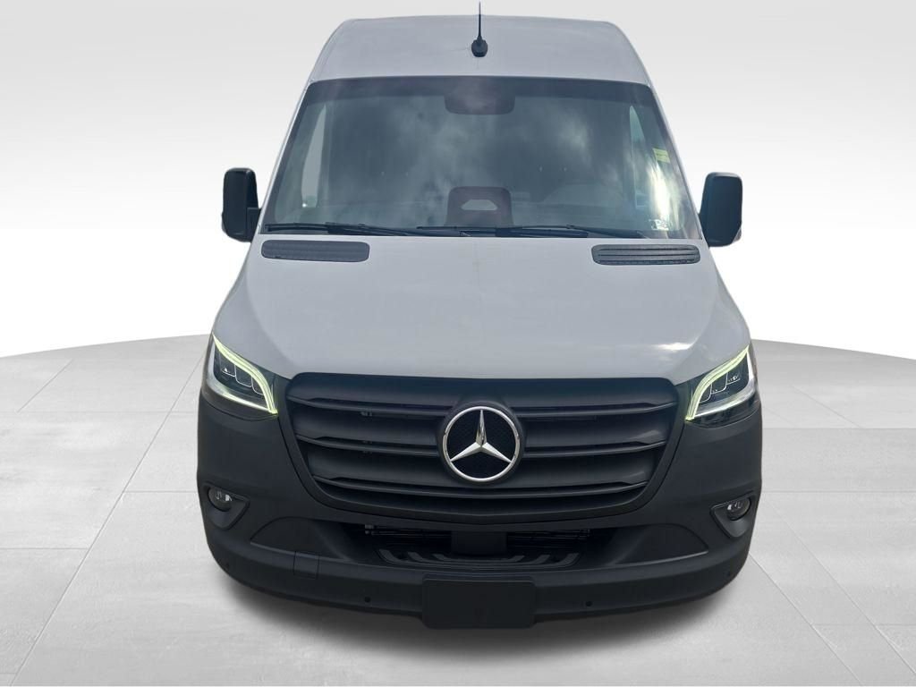 New 2026 Arctic White Mercedes-Benz Cargo 170 WB image 8