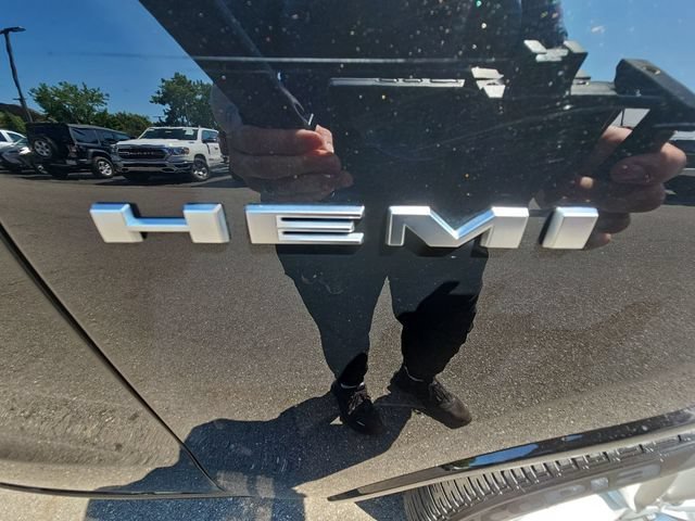 Used 2025  Dodge R/T Premium image 34