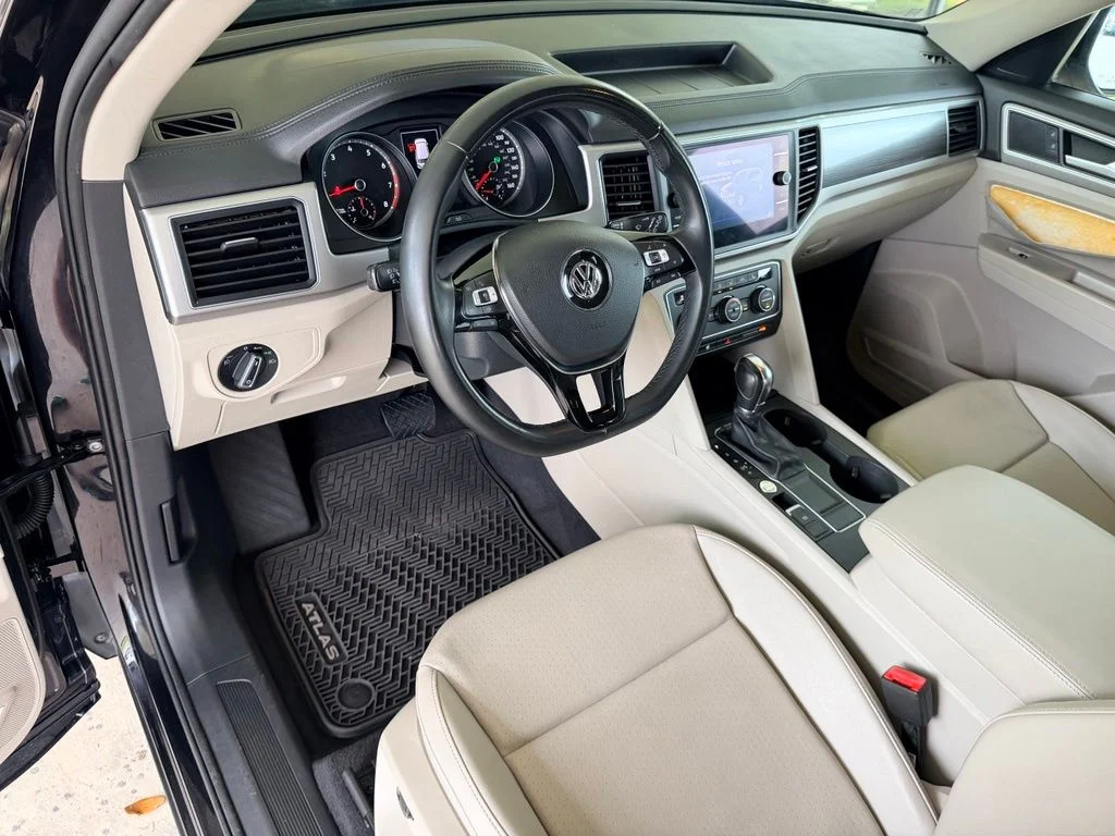 Used 2019 Black Volkswagen 3.6L V6 SE image 13