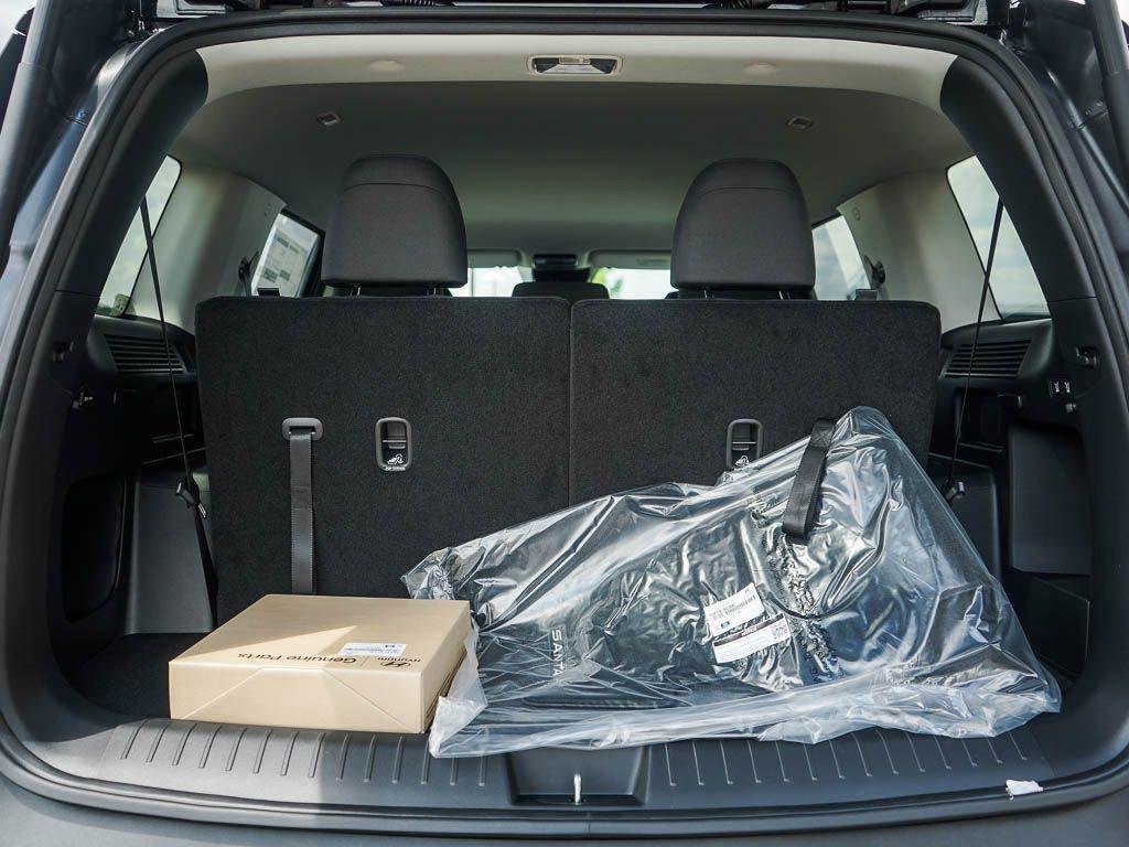 New 2026 Phantom Black Hyundai SE FWD image 33