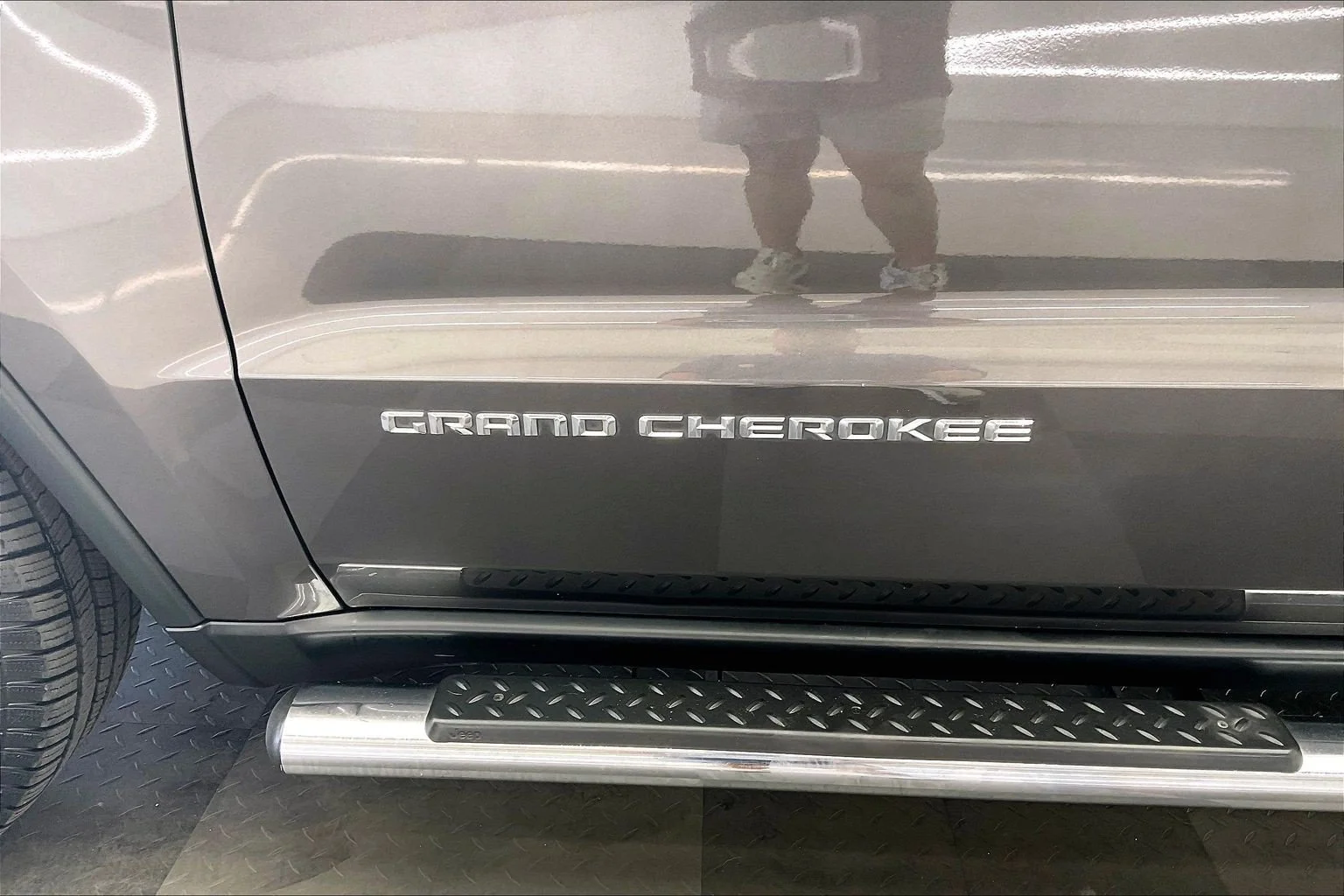 Used 2014 Granite Crystal Metallic Clearcoat Jeep Limited image 31
