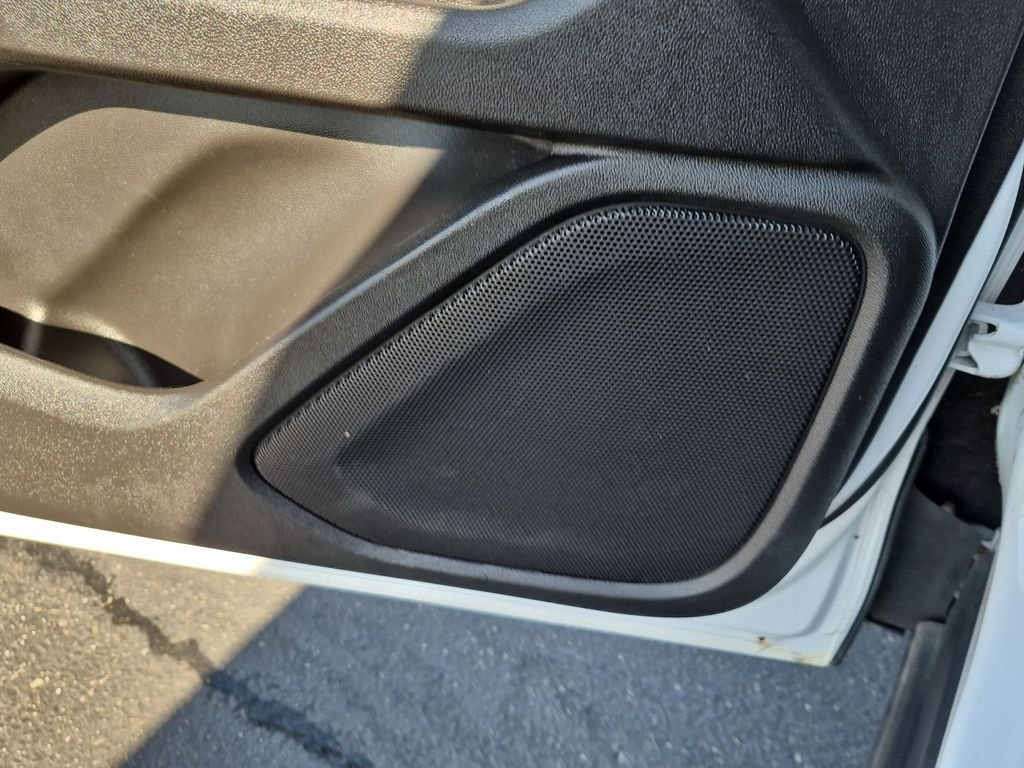 Used 2018 White GMC SLE image 26