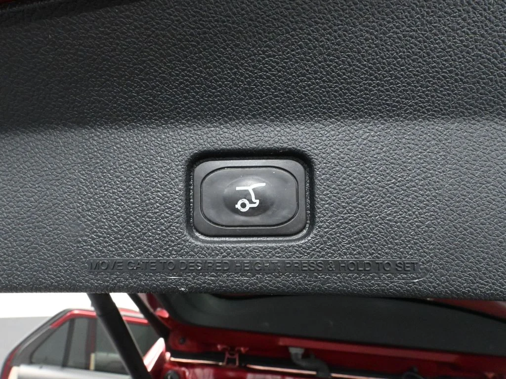 Used 2018 Red Ford Limited image 43