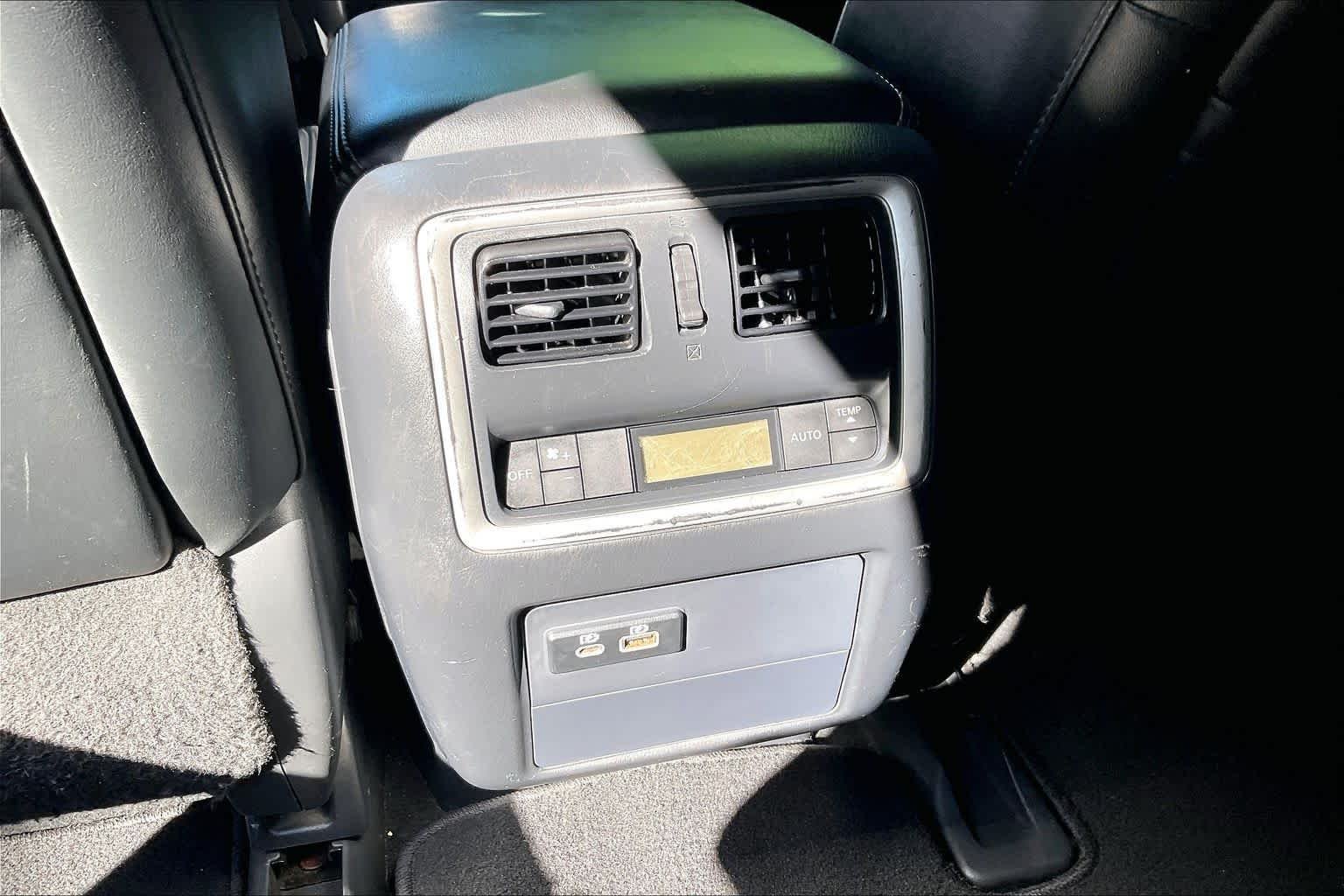 Used 2020 Black Obsidian INFINITI LUXE image 37