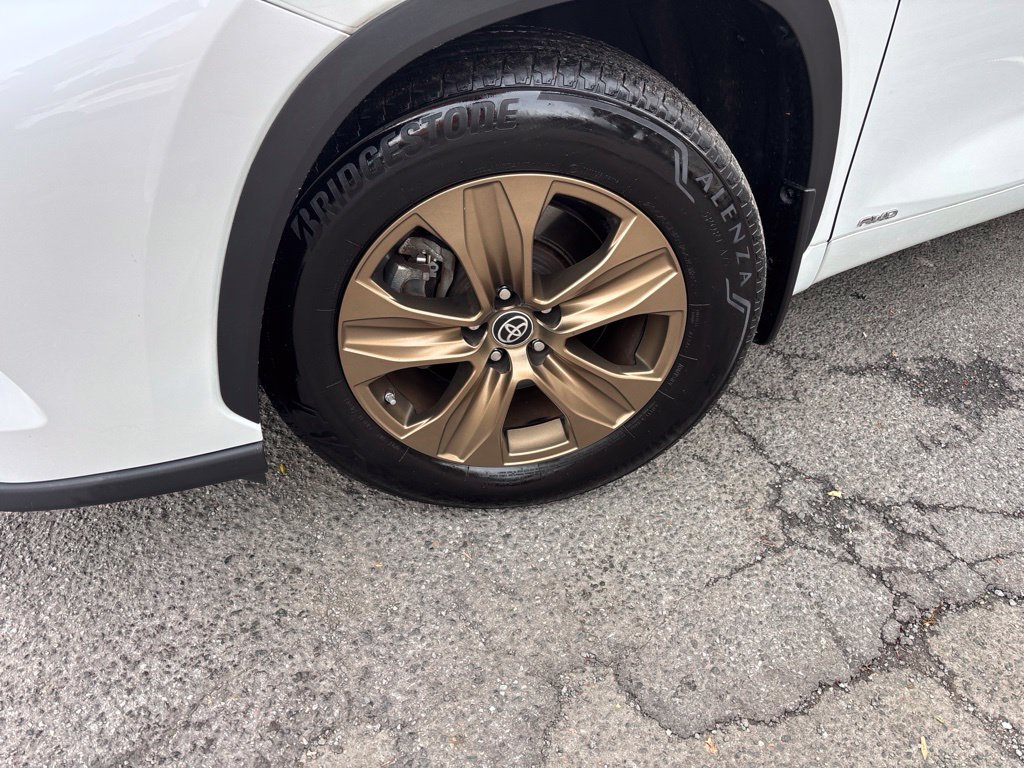 Used 2022 Beige Toyota Bronze Edition image 2